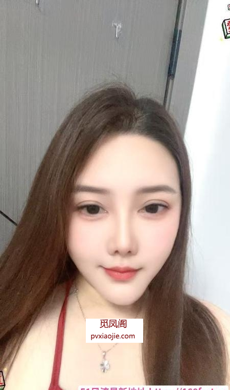 大胸服务小少妇