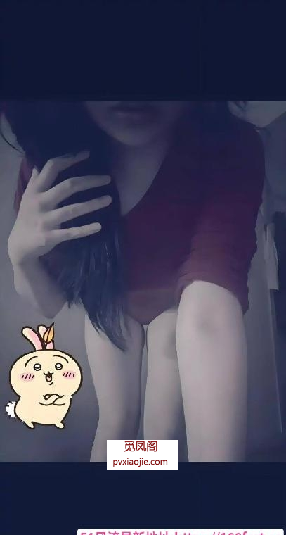 小巧玲珑甜妹妹