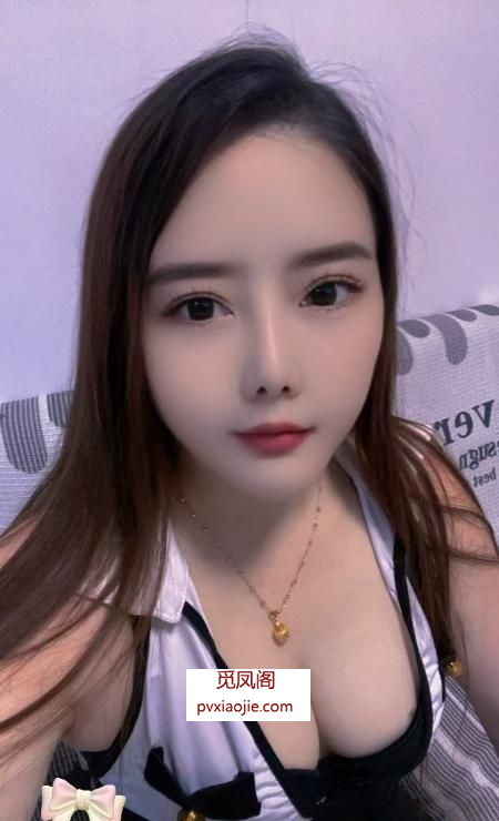 大胸服务小少妇