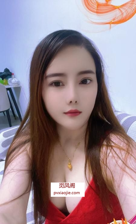 大胸服务小少妇
