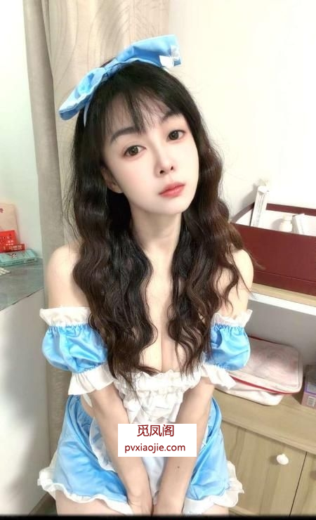 闷骚大白乳姐姐