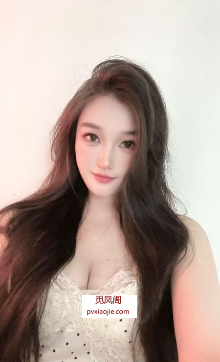 天河性感大奶李欣冉